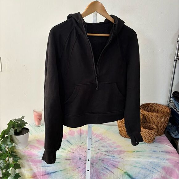 Lululemon Scuba Oversized 1/2 Zip Hoodie
Black XS / small $118 msrp sweatshirt - Picture 6 of 9